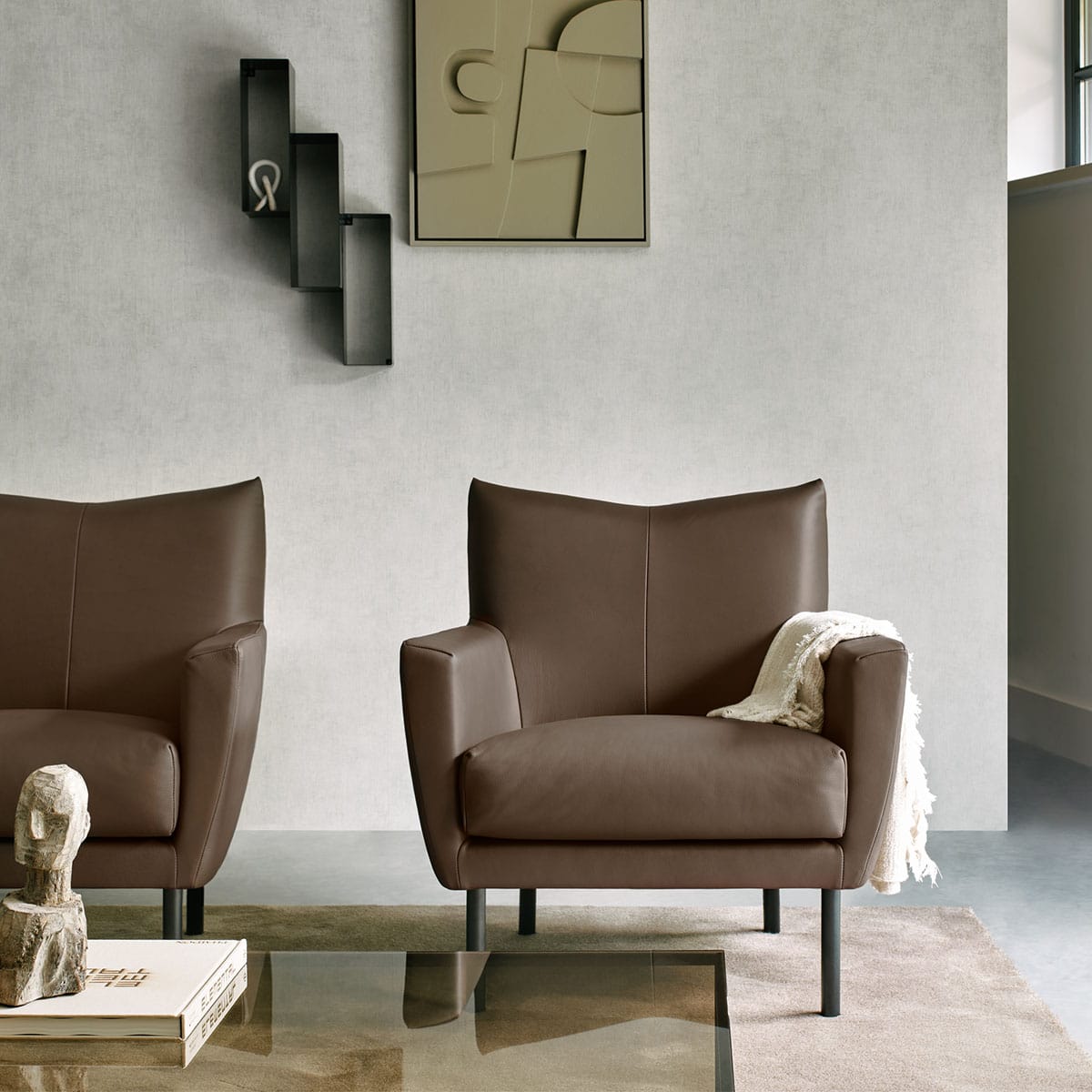 Alternative view of Fauteuil Toma