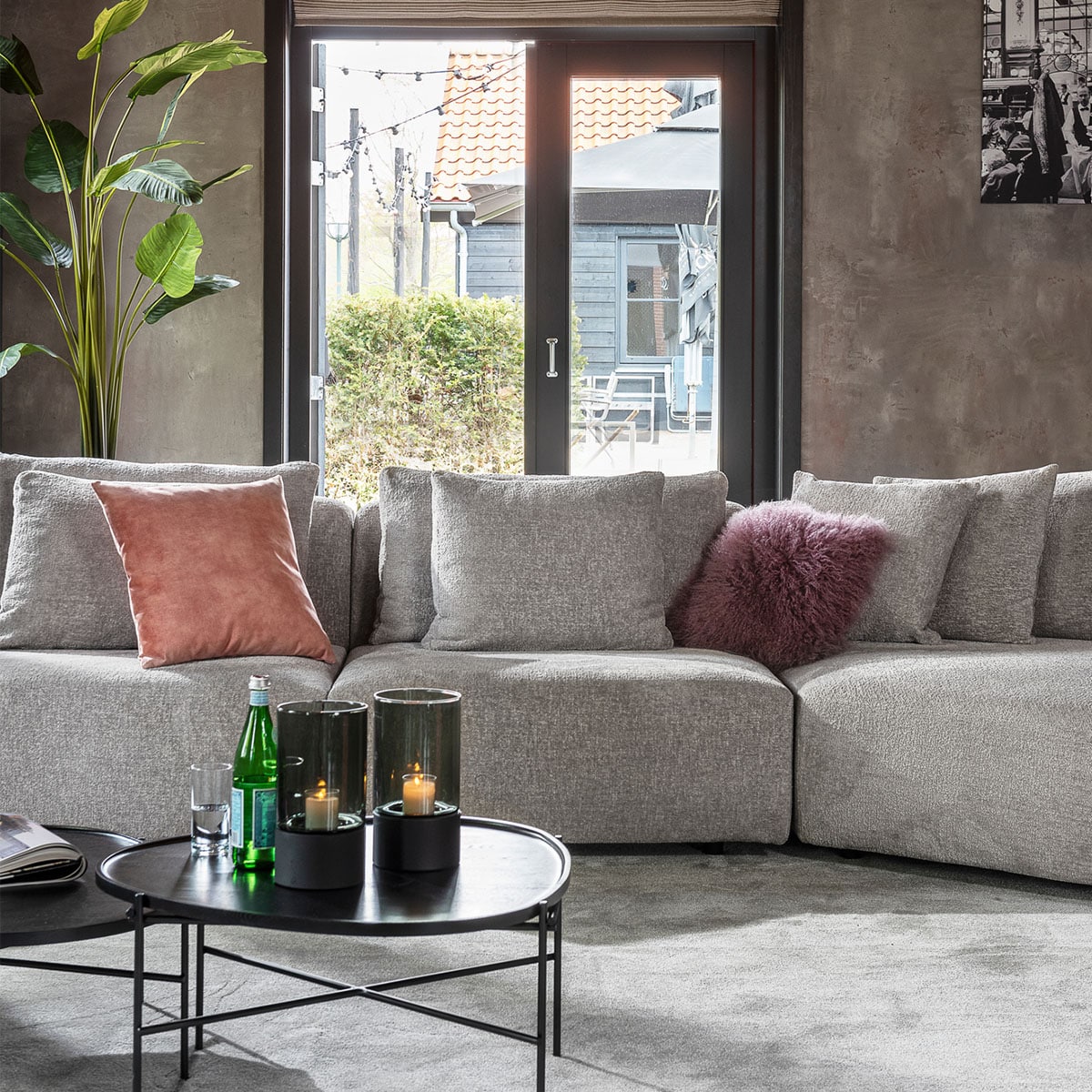 Alternative view of Hoekbank Livio