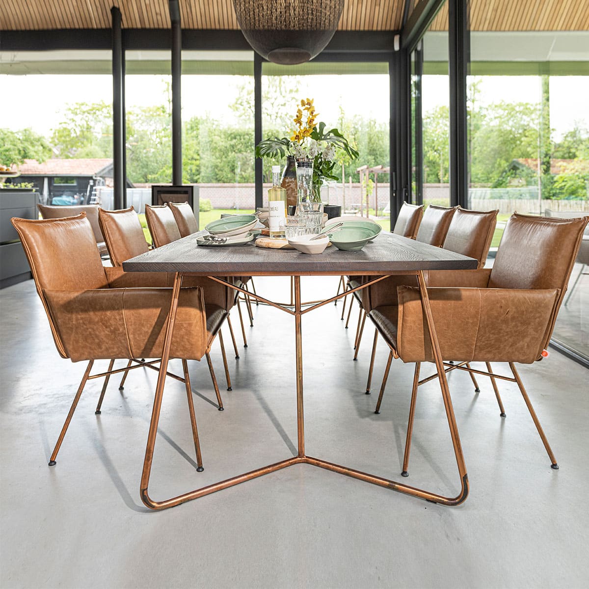 Alternative view of Eettafel Charles