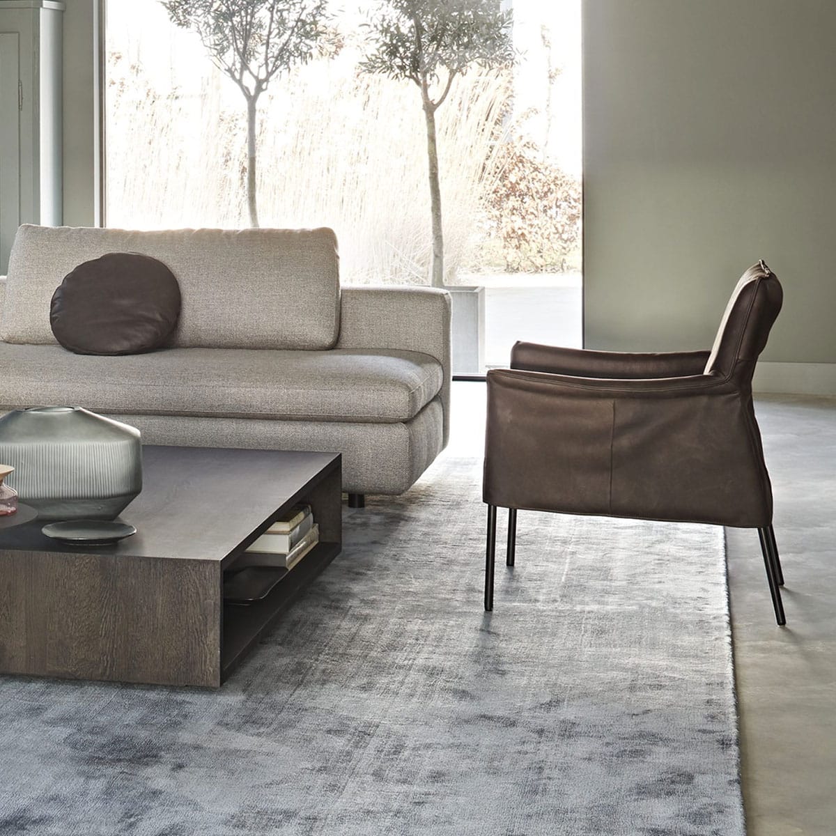 Alternative view of Fauteuil Limec