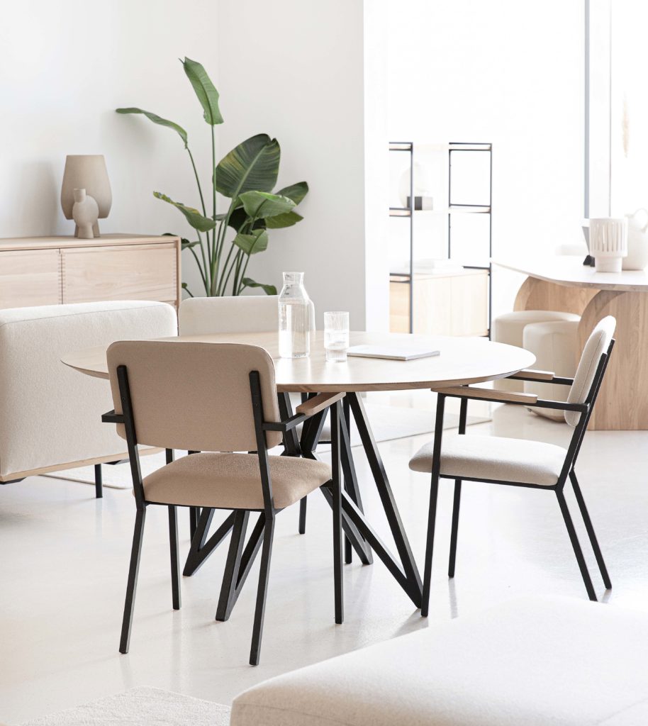 Eettafel Butterfly bij Ad Bouw in Uden